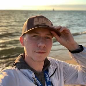 Meet your Posher, Devin